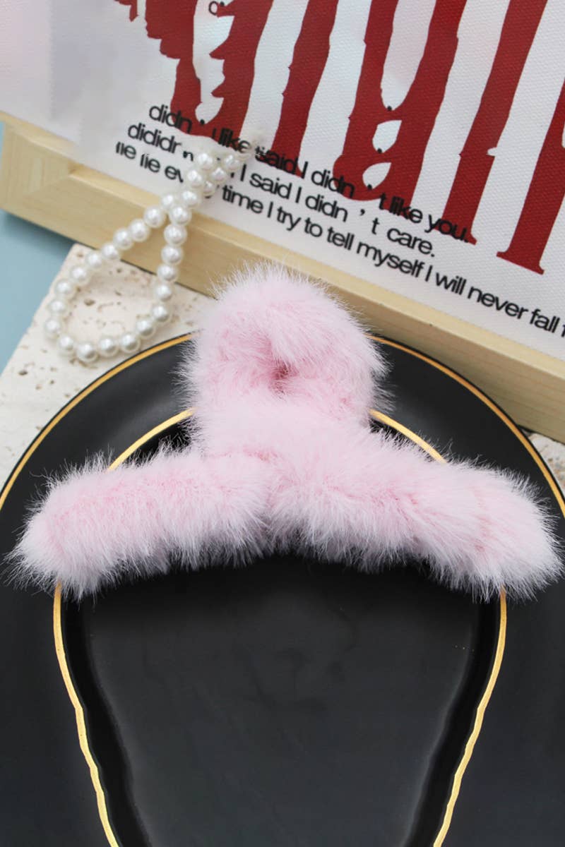 MULTICOLOR FAUX RABBIT FUR HAIR CLAW CLIP TWIST_CWAHA0153