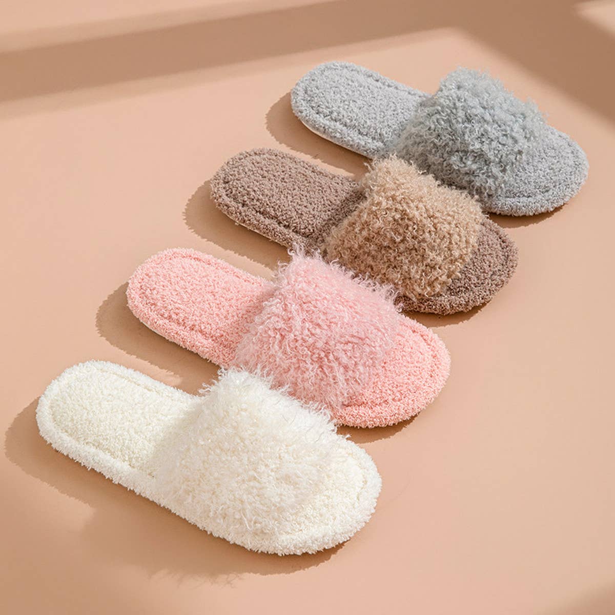 FASHIONABLE HOME CARTOON CURLY COTTON SLIPPERS_CWSHS0840