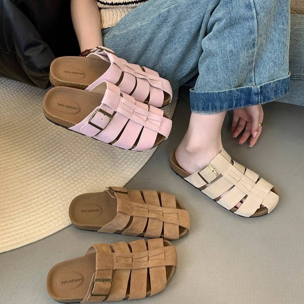 LEATHER CLOSED TOE SLIP ON FLAT MULE SANDALS_CWSHF0151