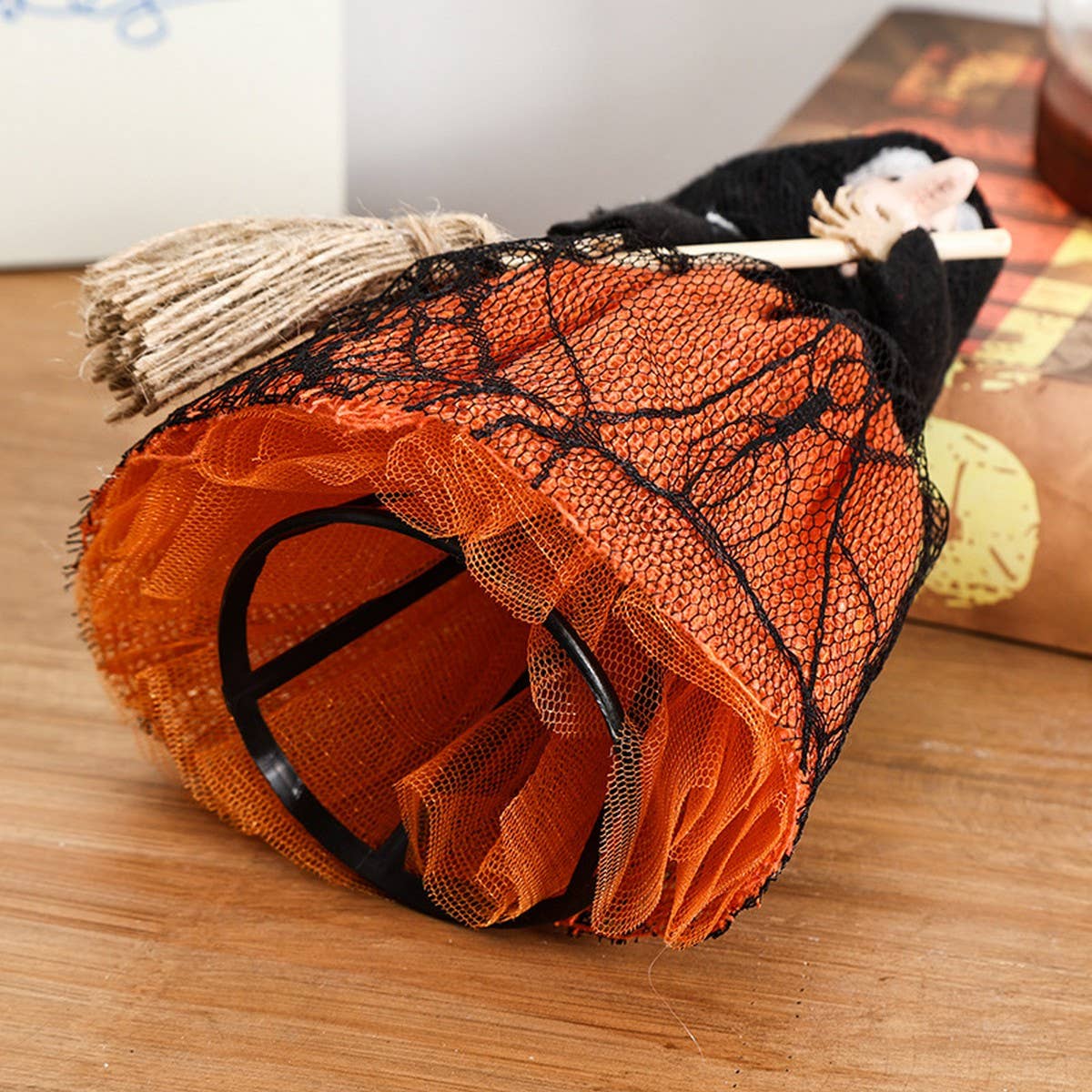 SCARY WITCH BROOMSTICK HALLOWEEN TREE TOPPER_CWMM9863