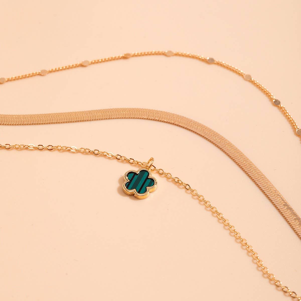 FIVE LEAF GRASS COLORFUL SNAKE BONE CHAIN NECKLACE_CWAJE1162