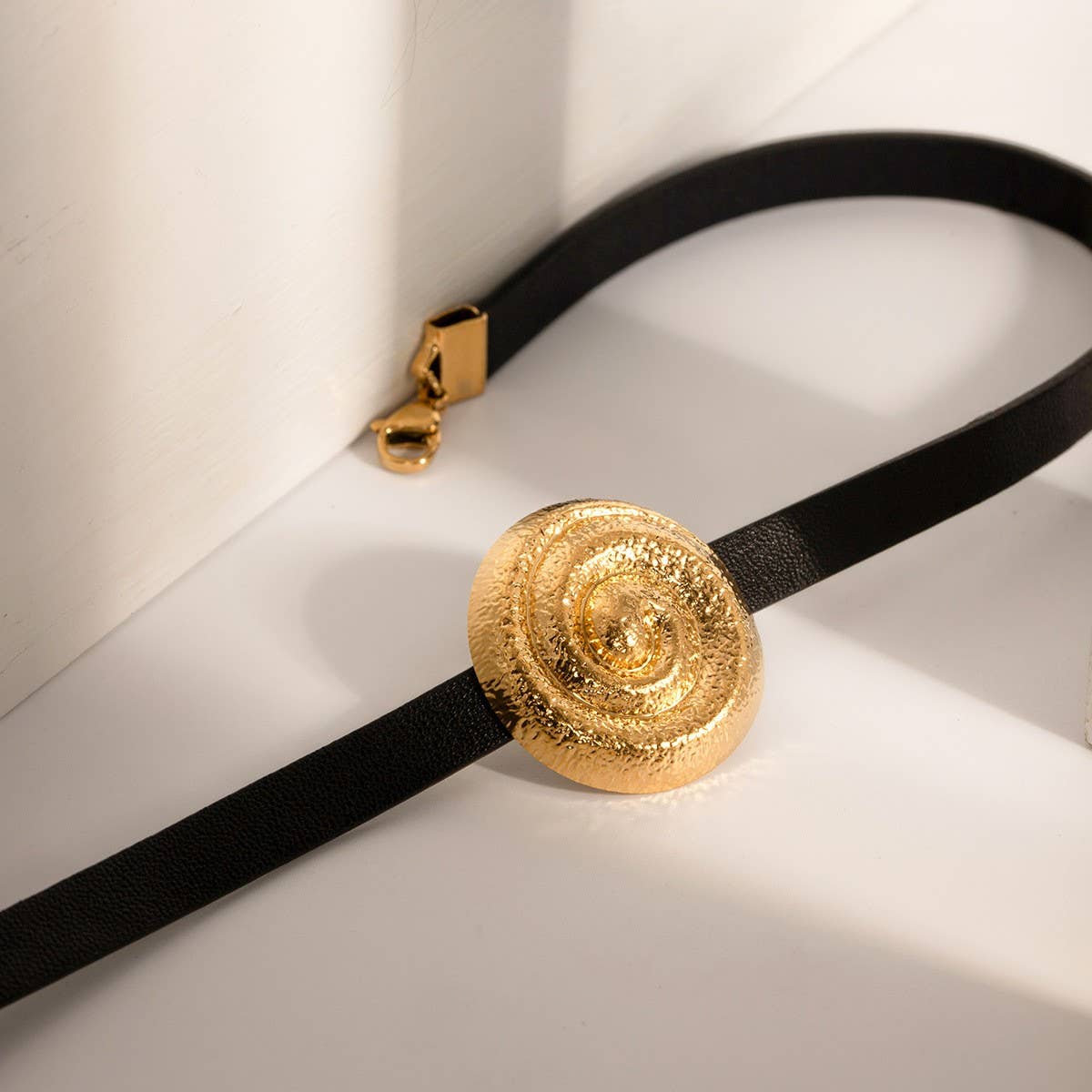 STYLISH HAMMERED SPIRAL HOOP THREE PIECE SET_CWAJE1372