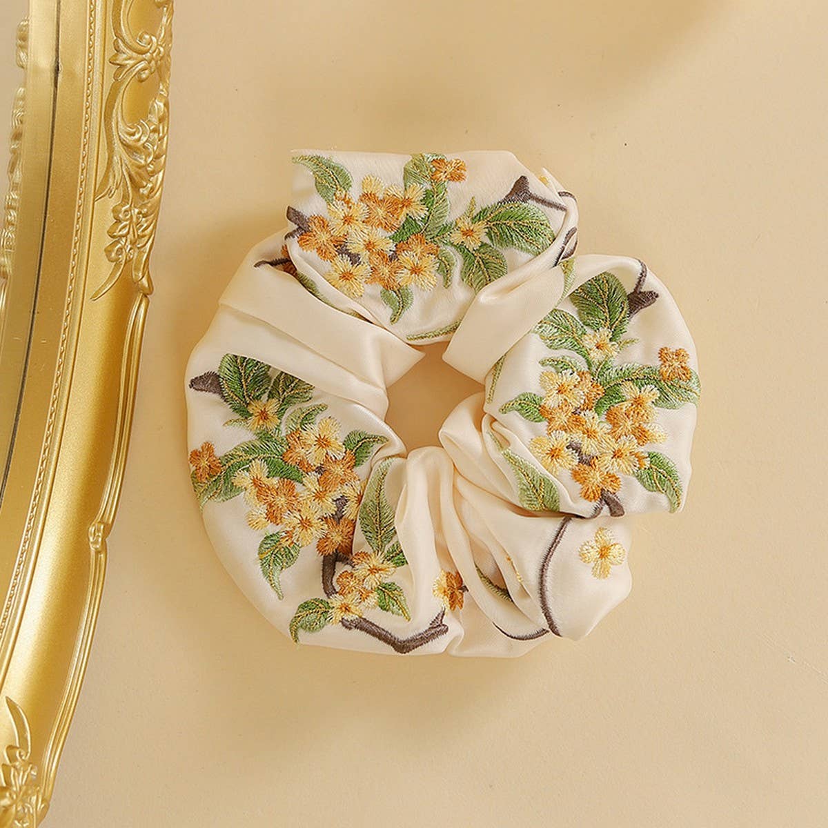 EMBROIDERED HAIR TIE FOR ELEGANT TRADITIONAL WEAR_CWAHA5413