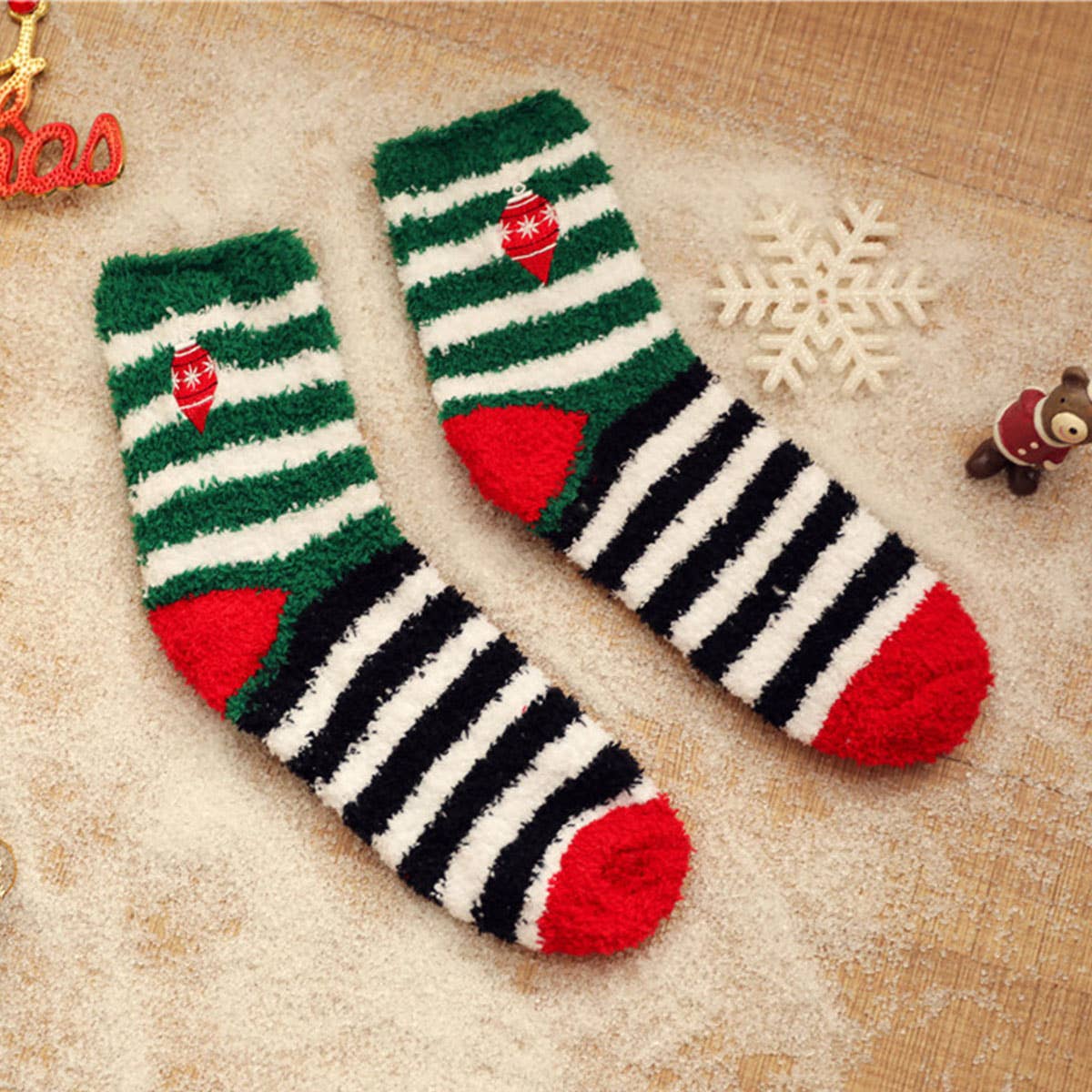 CHRISTMAS EMBROIDERY COZY SOCKS FOR WOMEN_CWMS0200