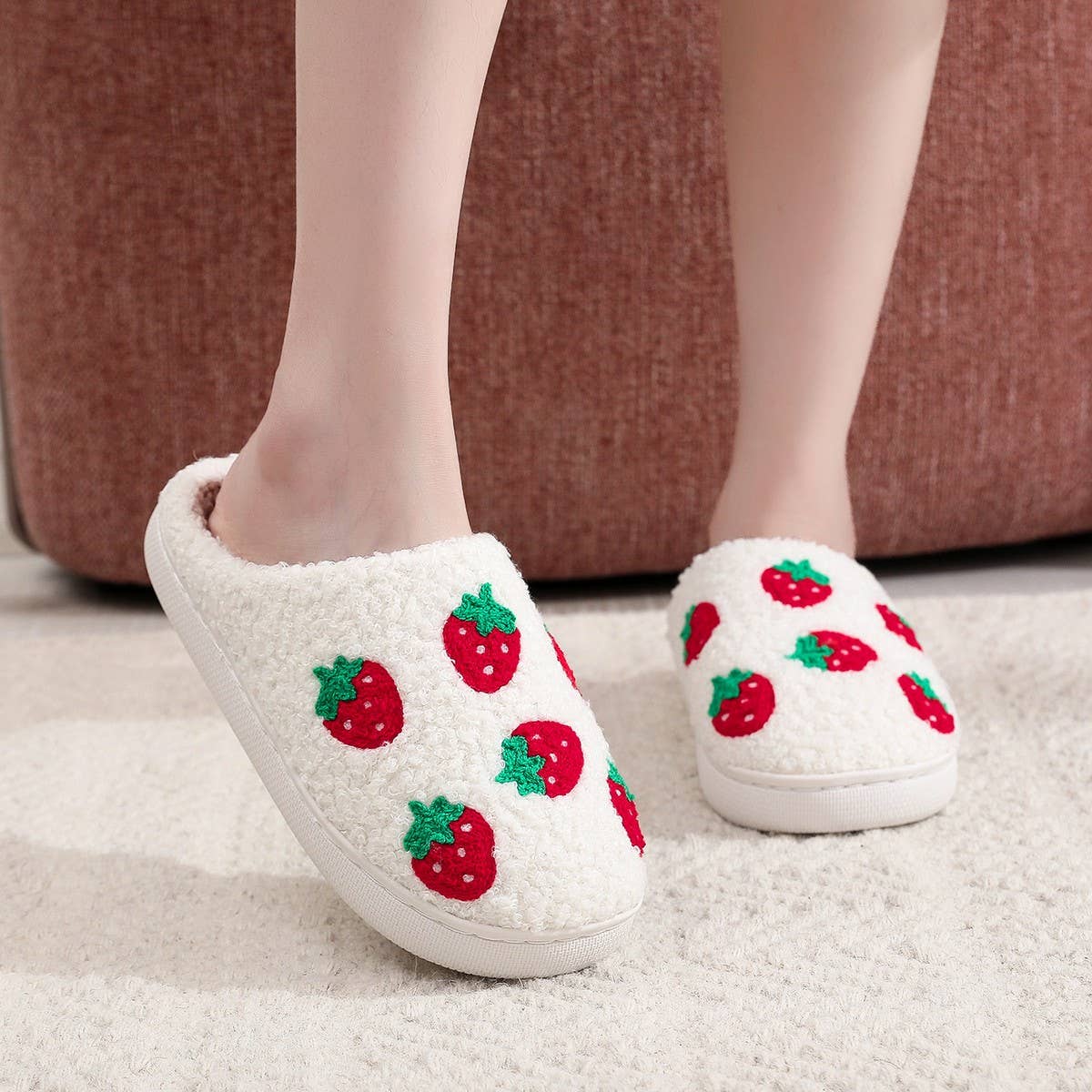 Warm Winter Strawberry Soft-Soled Cotton Slippers_Cwmm3057