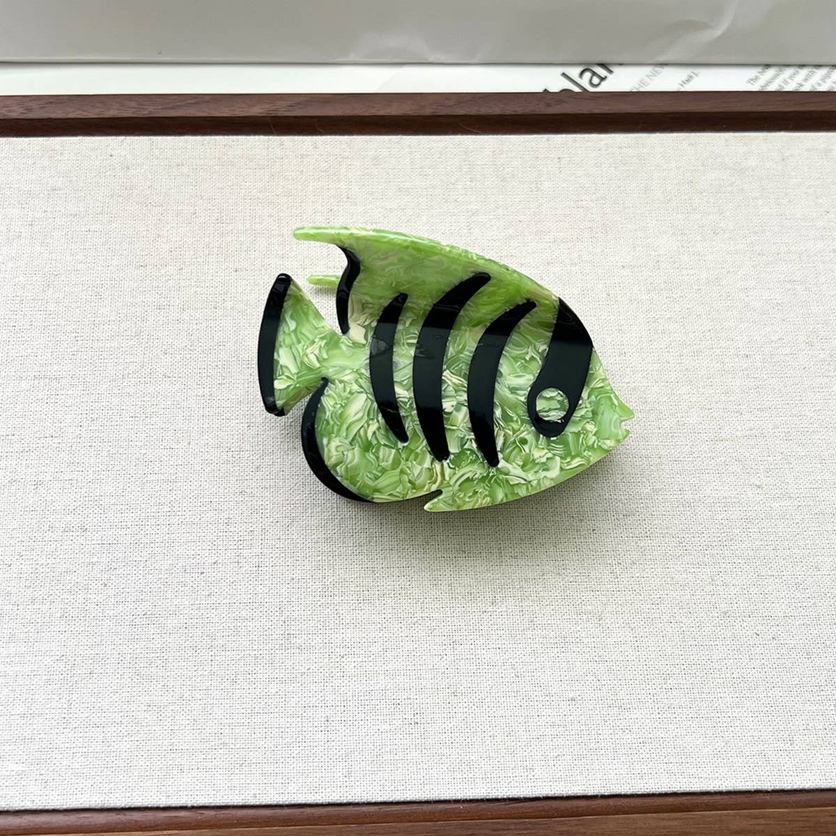 DOPAMINE COLOR TROPICAL FISH ACETATE CLAW CLIP M_CWAHA5835