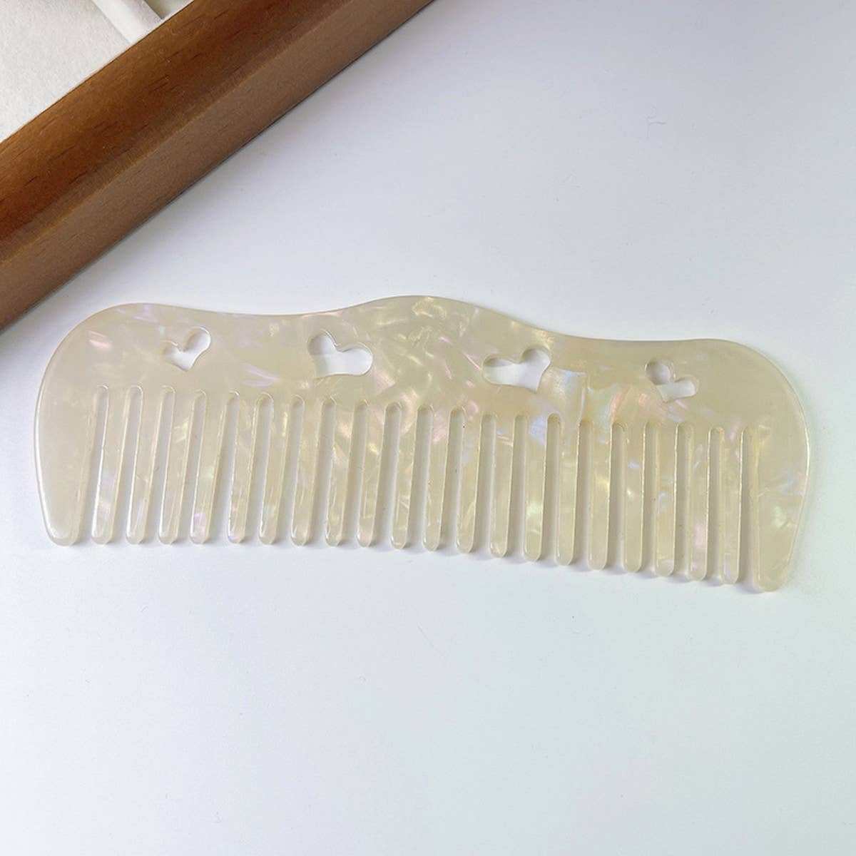 HOLLOW HEART PORTABLE MASSAGE COMB_CWMM1084