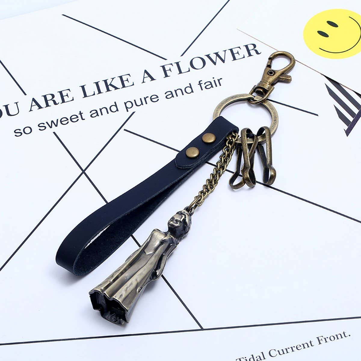 CREATIVE CAR PENDANT RETRO LEATHER KEYCHAIN_CWMM5032