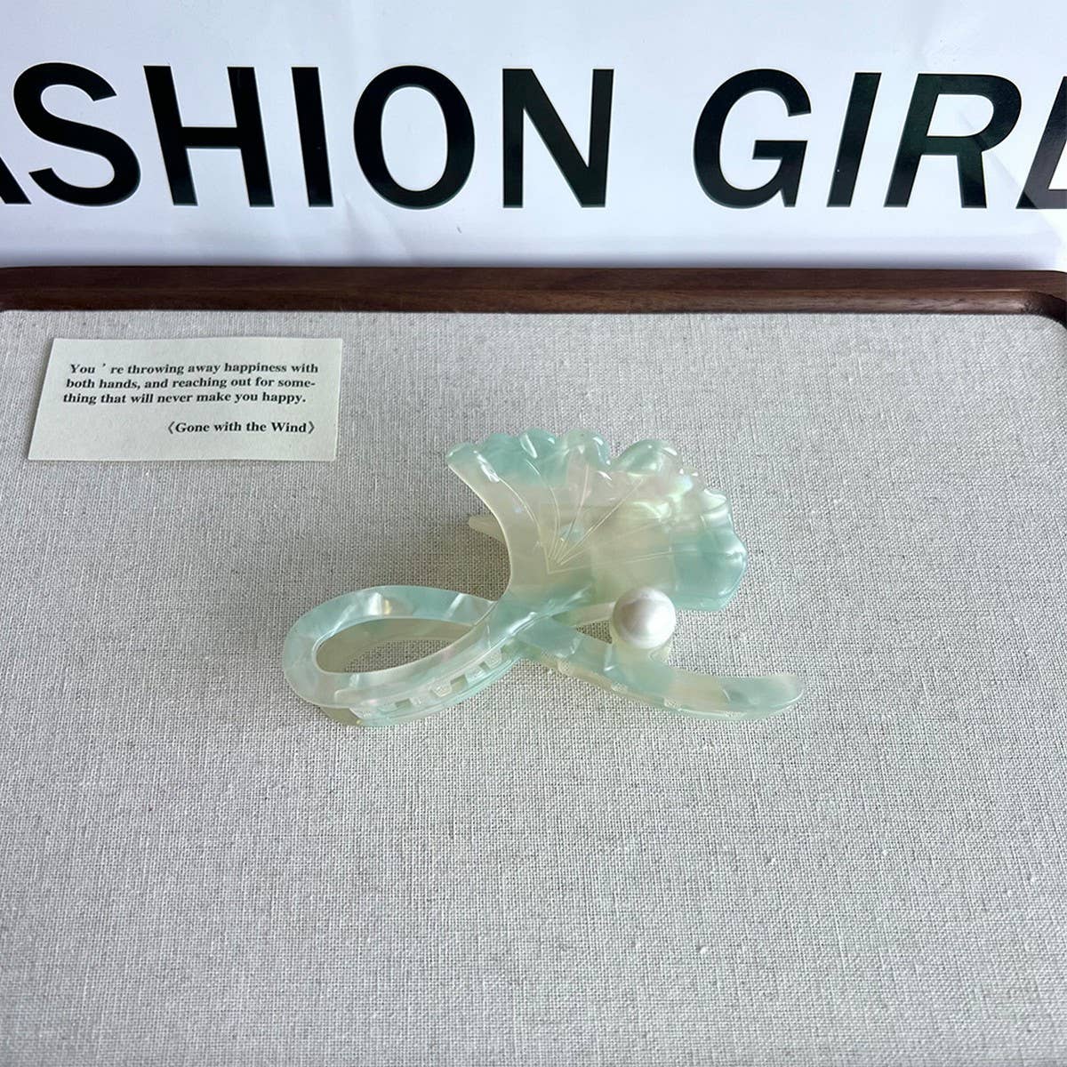 GINKGO LEAF PEARL ACETATE HAIR CLAW CLIP FOR WOMEN_CWAHA5785