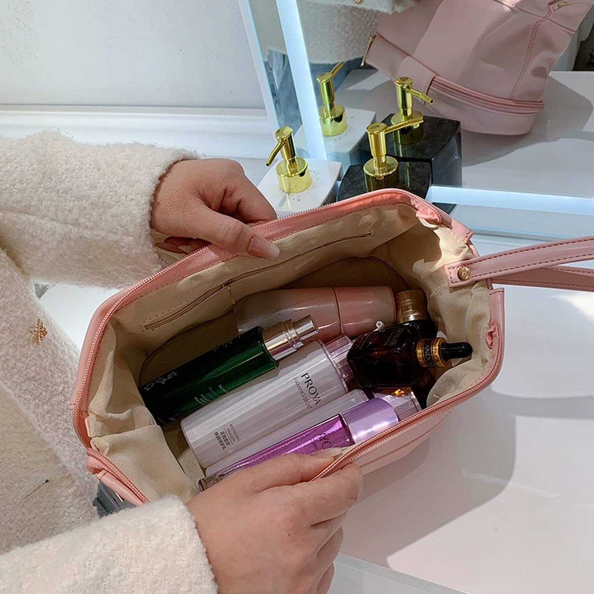 DOUBLE LAYER LARGE CAPACITY HIGH END COSMETIC BAG_CWAB4479