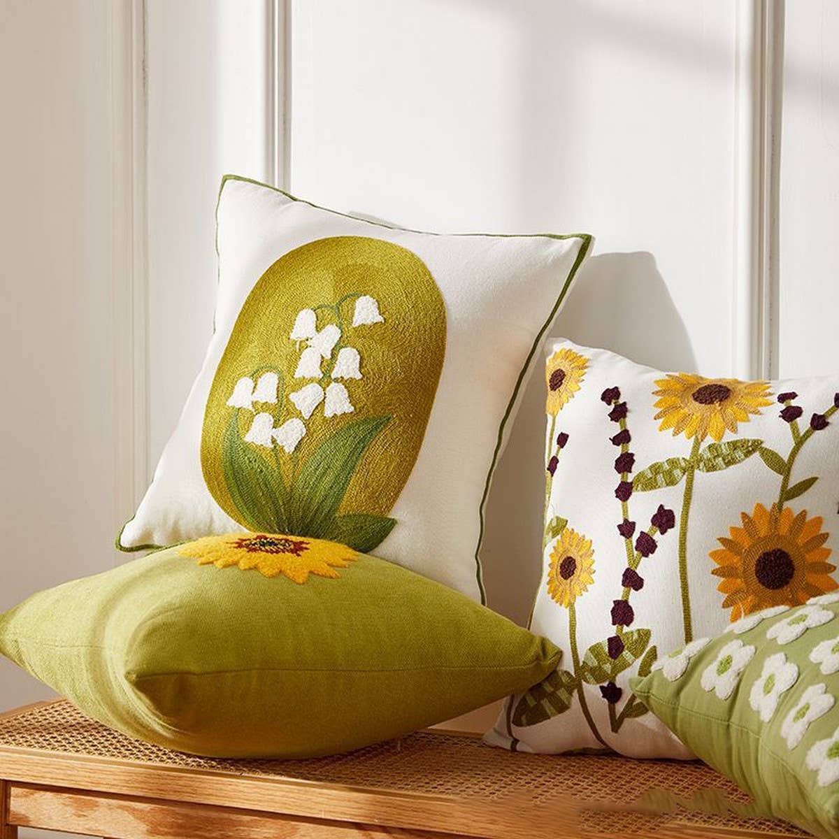 LUXURY EMBROIDERED THROW PILLOW COVER FOR SOFA BED_CWMM7681