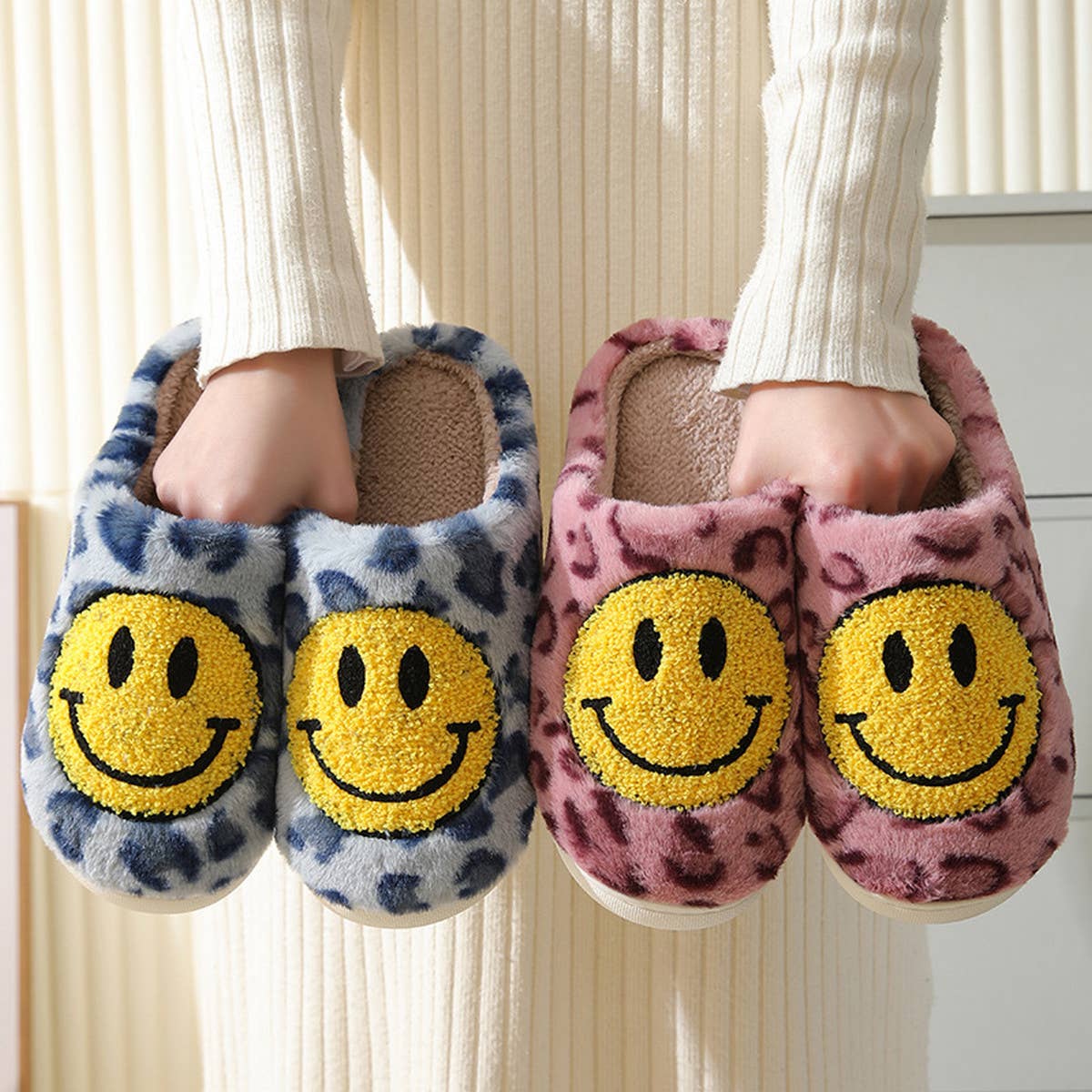 LEOPARD SMILING COTTON FUZZY SLIPPERS WOMEN_CWSHS0278
