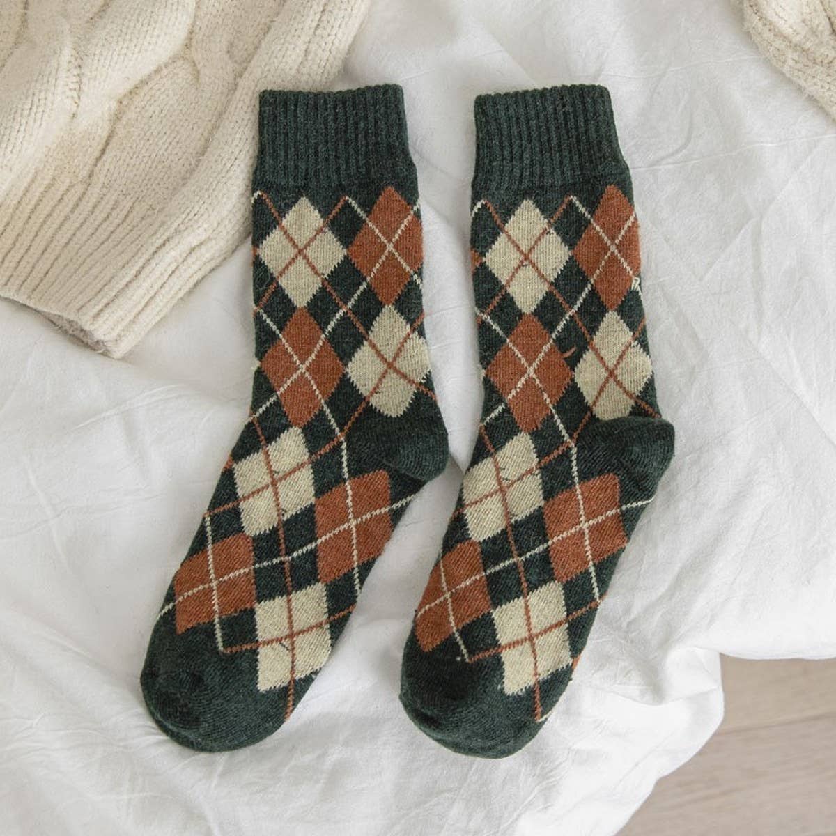DIAMOND CHECK WARM RETRO MID CALF SOCKS_CWMS1058