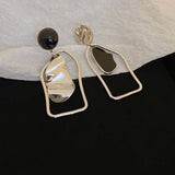 FOLDED GEOMETRIC ASYMMETRIC EARRINGS_CWAJE2067