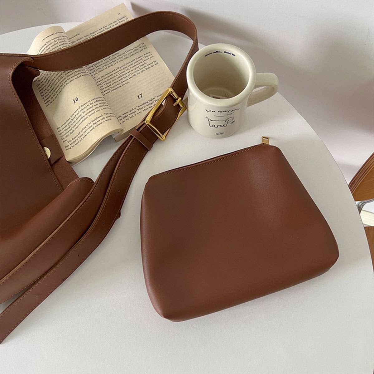 SIMPLE LEISURE BUCKET MESSENGER BAG_CWAB0964