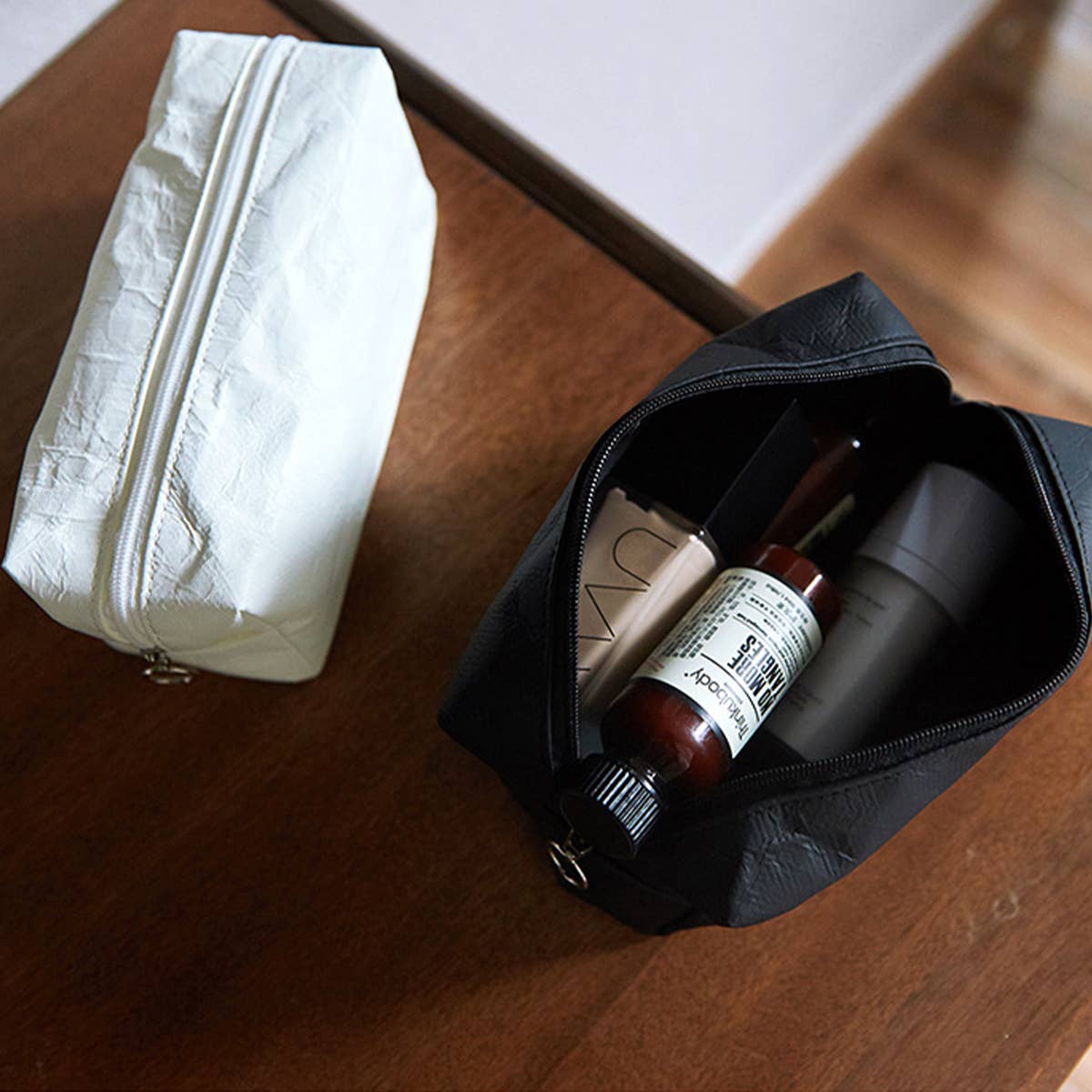 SIMPLE DUPONT PAPER ECO FRIENDLY MAKEUP BAG_CWAB1427