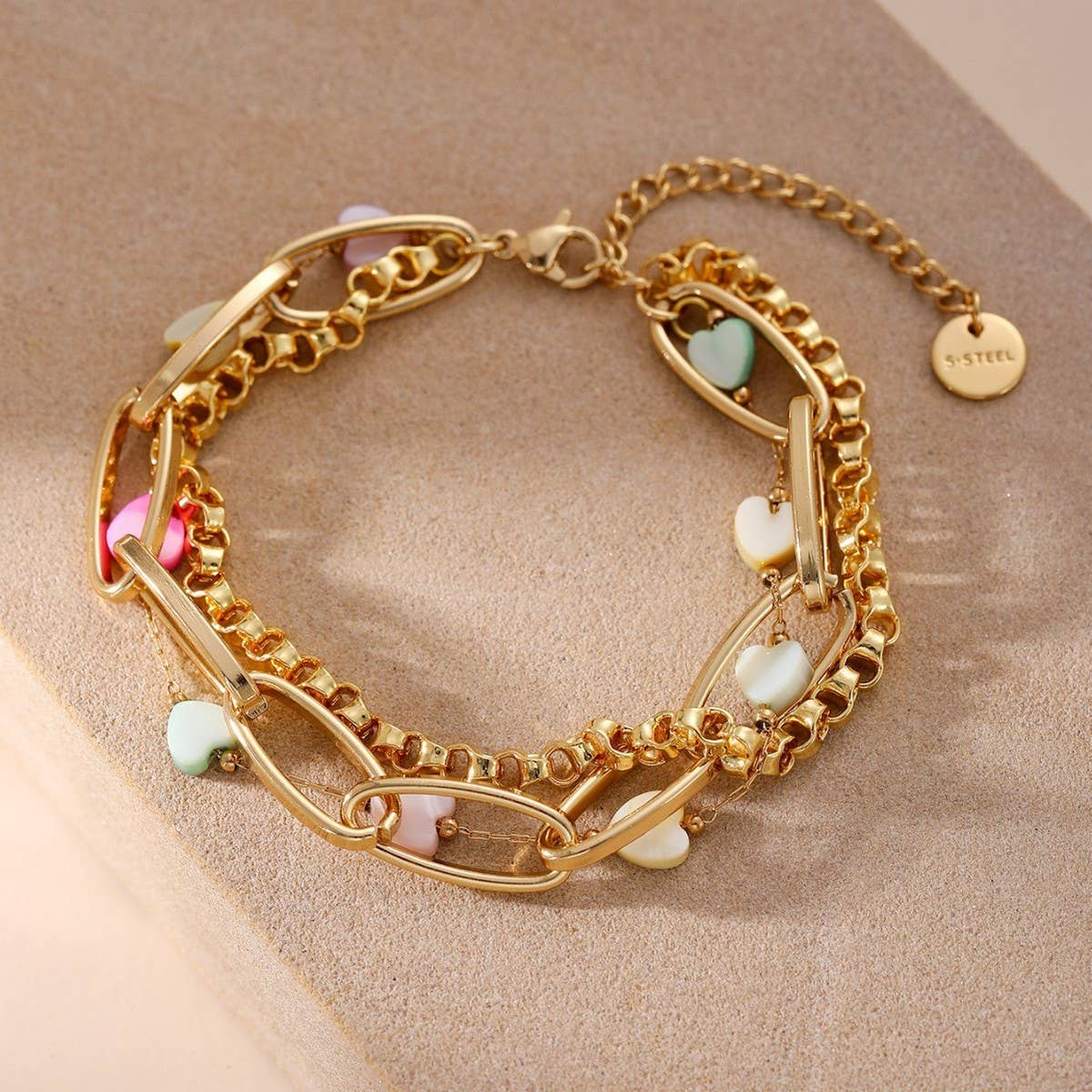 PAPERCLIP CHAIN MULTI LAYERED HEART SHELL BRACELET_CWMM3734