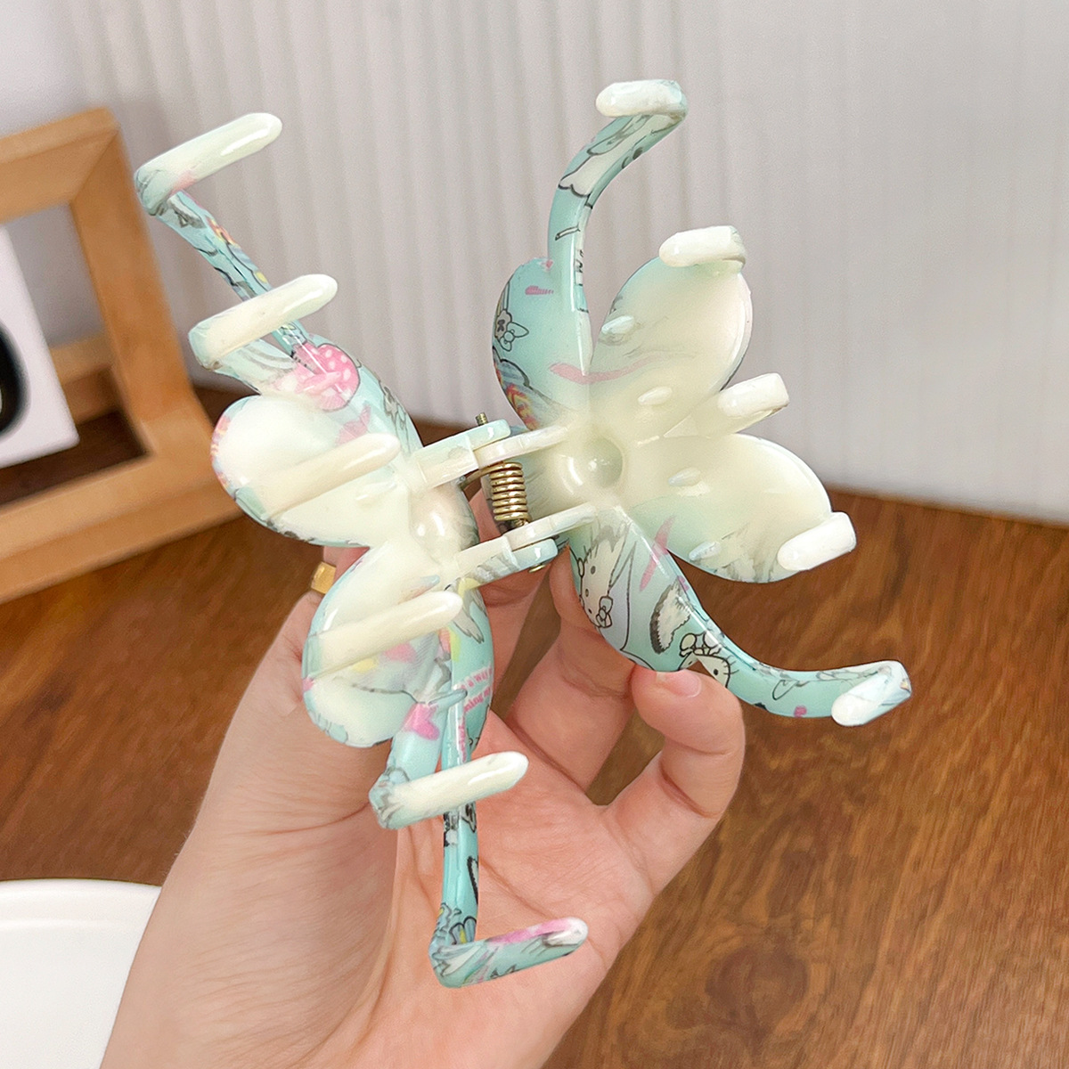 Vintage Floral Claw Clip Elegant Chinese Grip