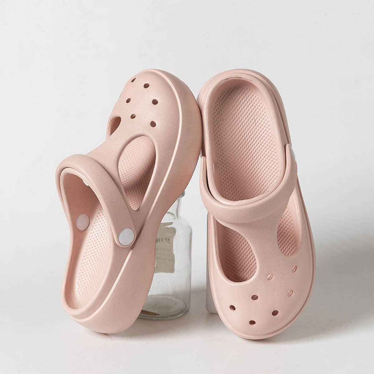 BREATHABLE CLASSIC DURABLE HOLE SANDALS_CWSHS0819