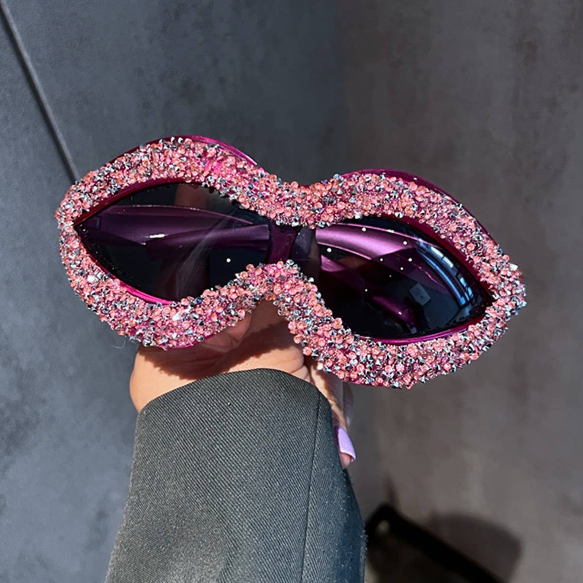 PERSONALIZED FASHIONABLE DIAMOND WAVE SUNGLASSES_CWASG0801