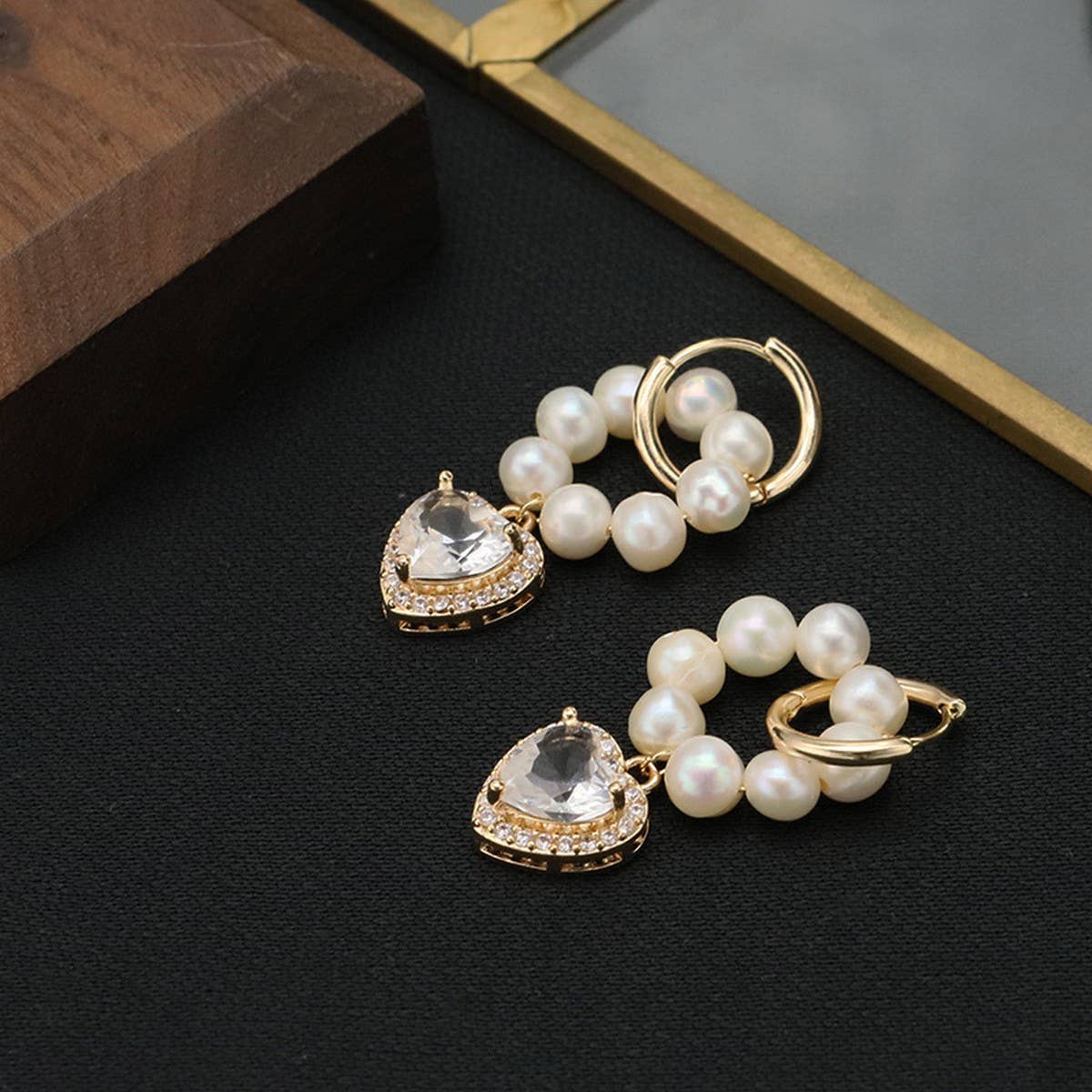 Womens Light Luxury Natural Pearl Earrings