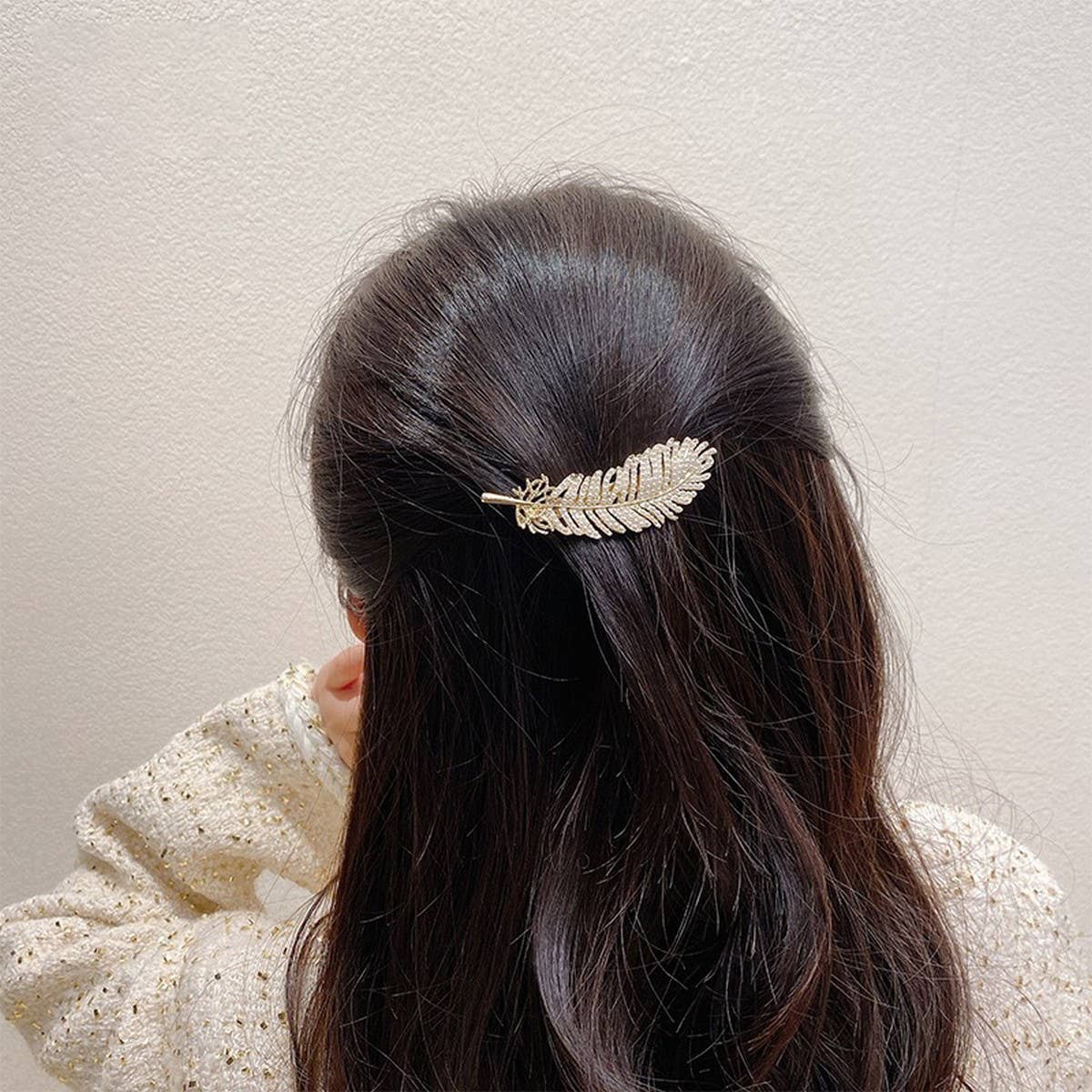 PEARL AND DIAMOND FEATHER HAIRPIN BANGS CLIP_CWAHA4745