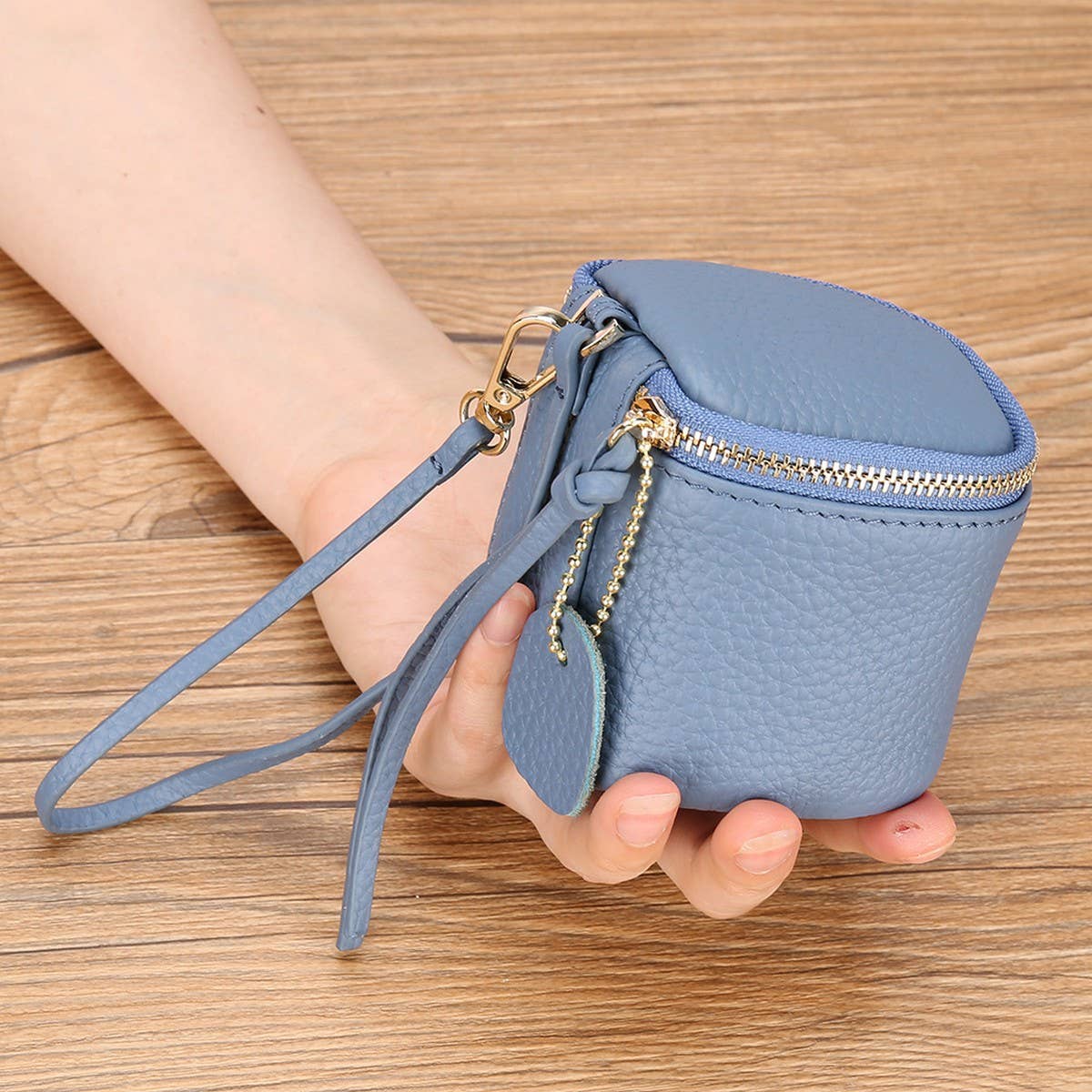MINI LEATHER BUCKET COSMETIC COIN PURSE_CUAB00392