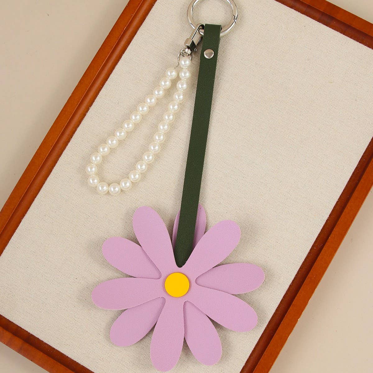 CUTE PU DAISY PEARL CHAIN FLOWER KEYCHAIN CHARM_CWMM7877