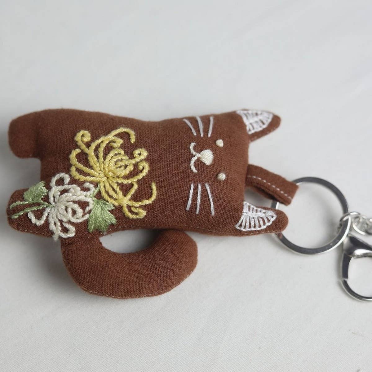 HAND EMBROIDERED HONEYSUCKLE CAT PLUSH CHARM_CWMM6008