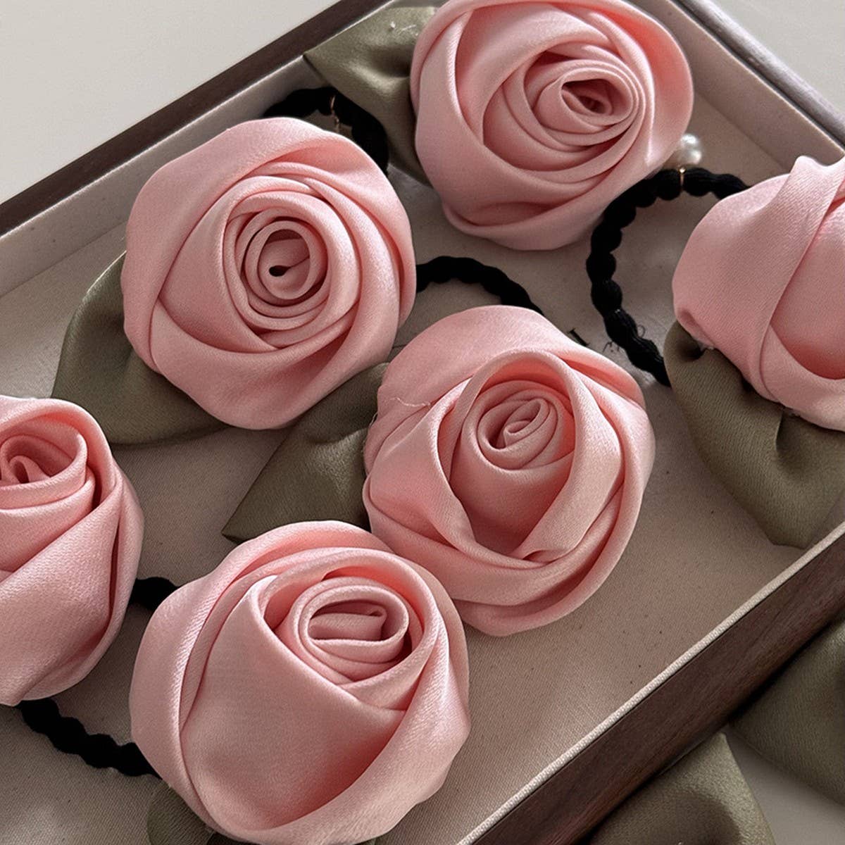 HIGH END THREE DIMENSIONAL ROSE BUD HAIRBAND_CWAHA4690