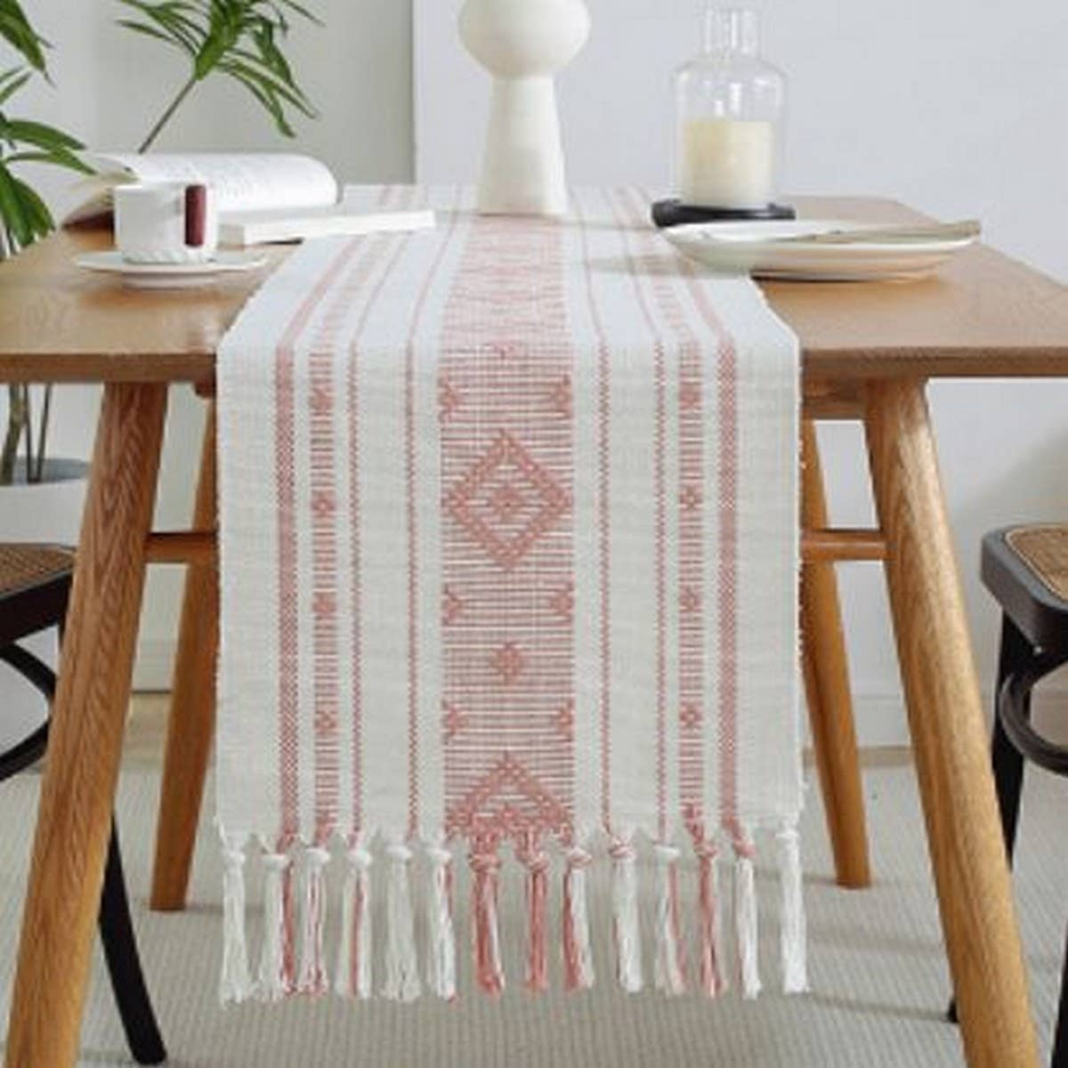 GEOMETRIC TASSEL HOLIDAY TABLE RUNNER_CWMM0994