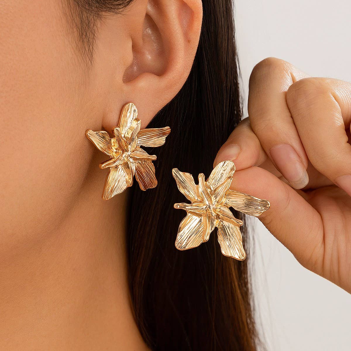 COOL AND SIMPLE RETRO FLOWER EARRINGS_CWAJE1814