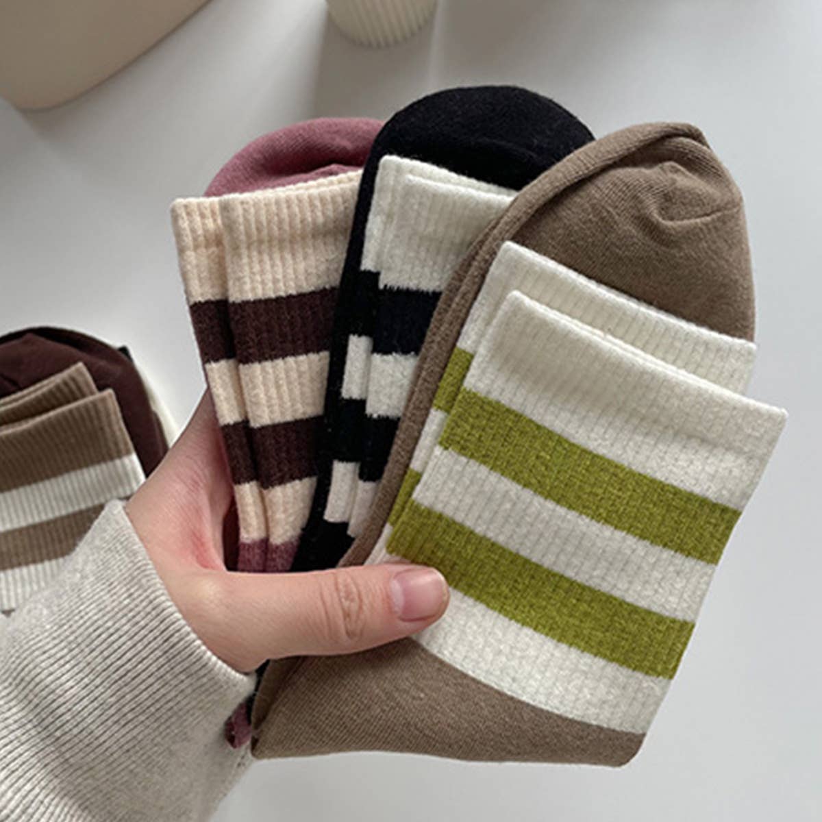 AUTUMN AND WINTER CONTRAST COLOR DOUBLE BAR SOCKS_CWMS0908