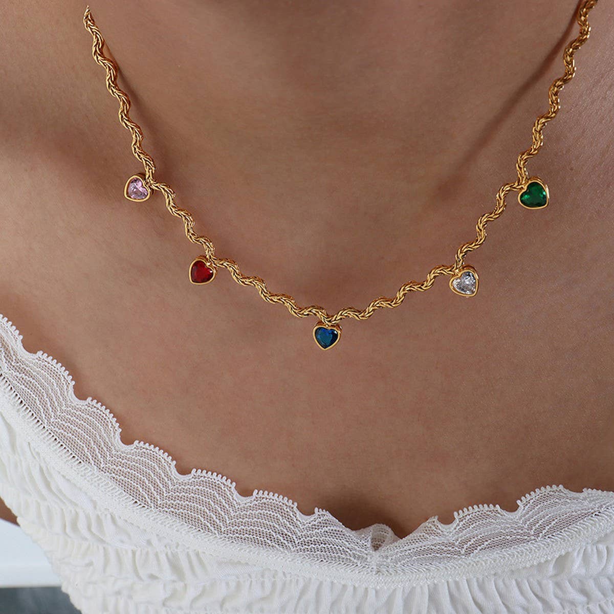 COLORED ZIRCON HEART SHAPED NECKLACE_CWAJE1082