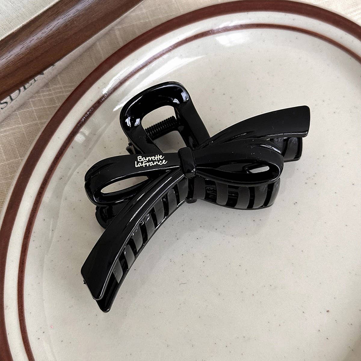 LARGE BOW HAIR CLAW ELEGANT RIBBON SHARK CLIP_CWAHA4019