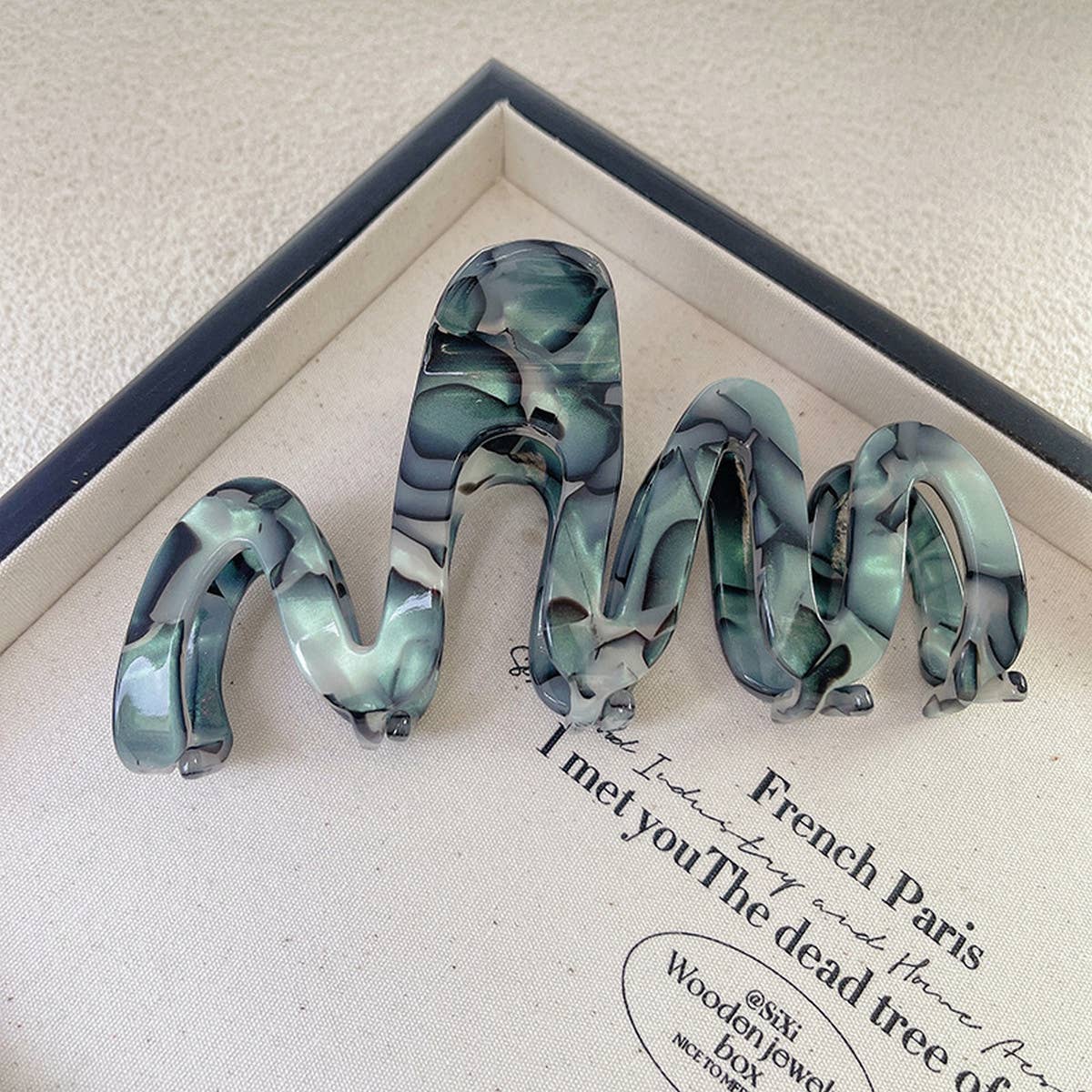 Wavy Hair Claw Luxe Large Volume Shark Clip_Cwaha1337