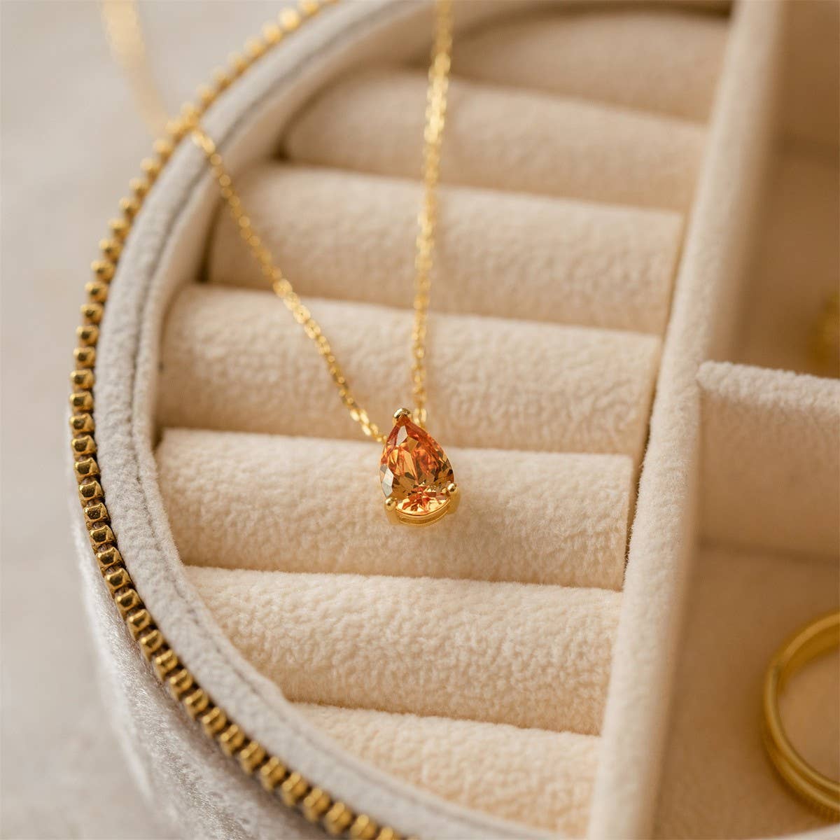TEARDROP ZIRCON DECEMBER BIRTHSTONE NECKLACE_CWMM5534