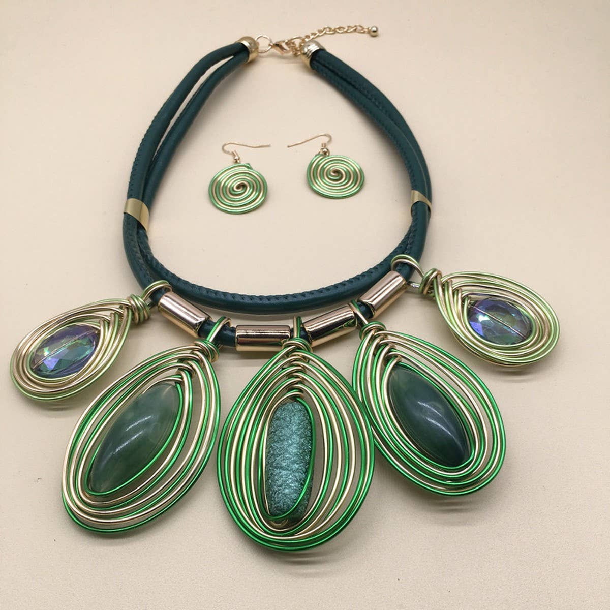 BOHEMIAN CRYSTAL PENDANT EARRINGS NECKLACE SET_CWMM4742