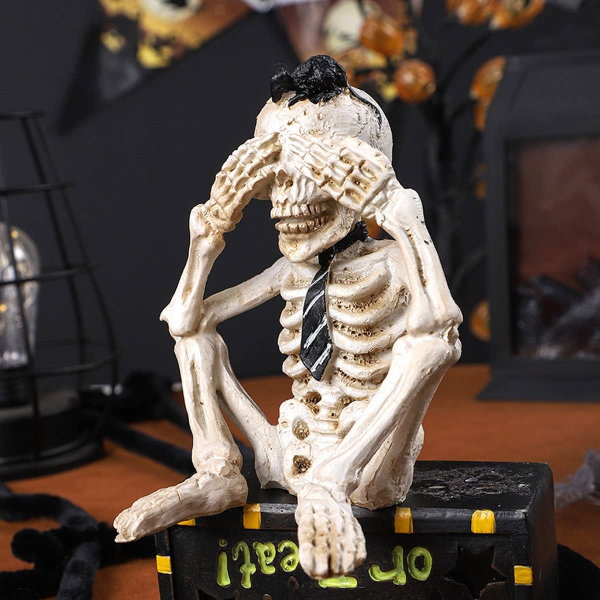 Scary Skeleton Resin Halloween Table Decor_Cwmm9969