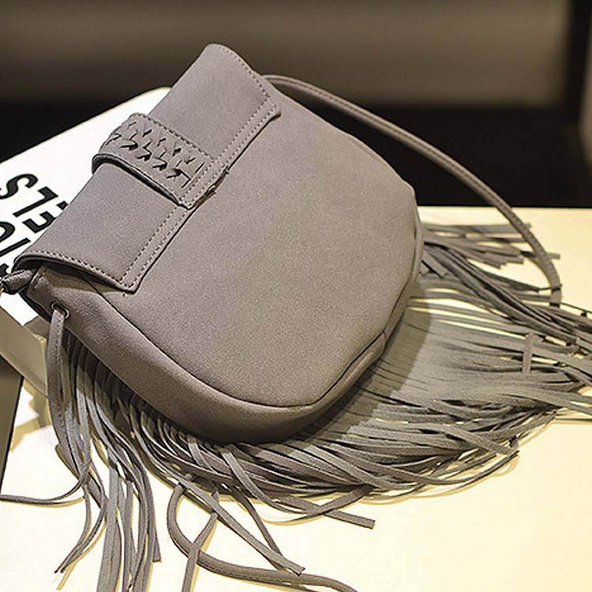 Cwab4566_Flap Woven Half Circle Tassel Shoulder Bag