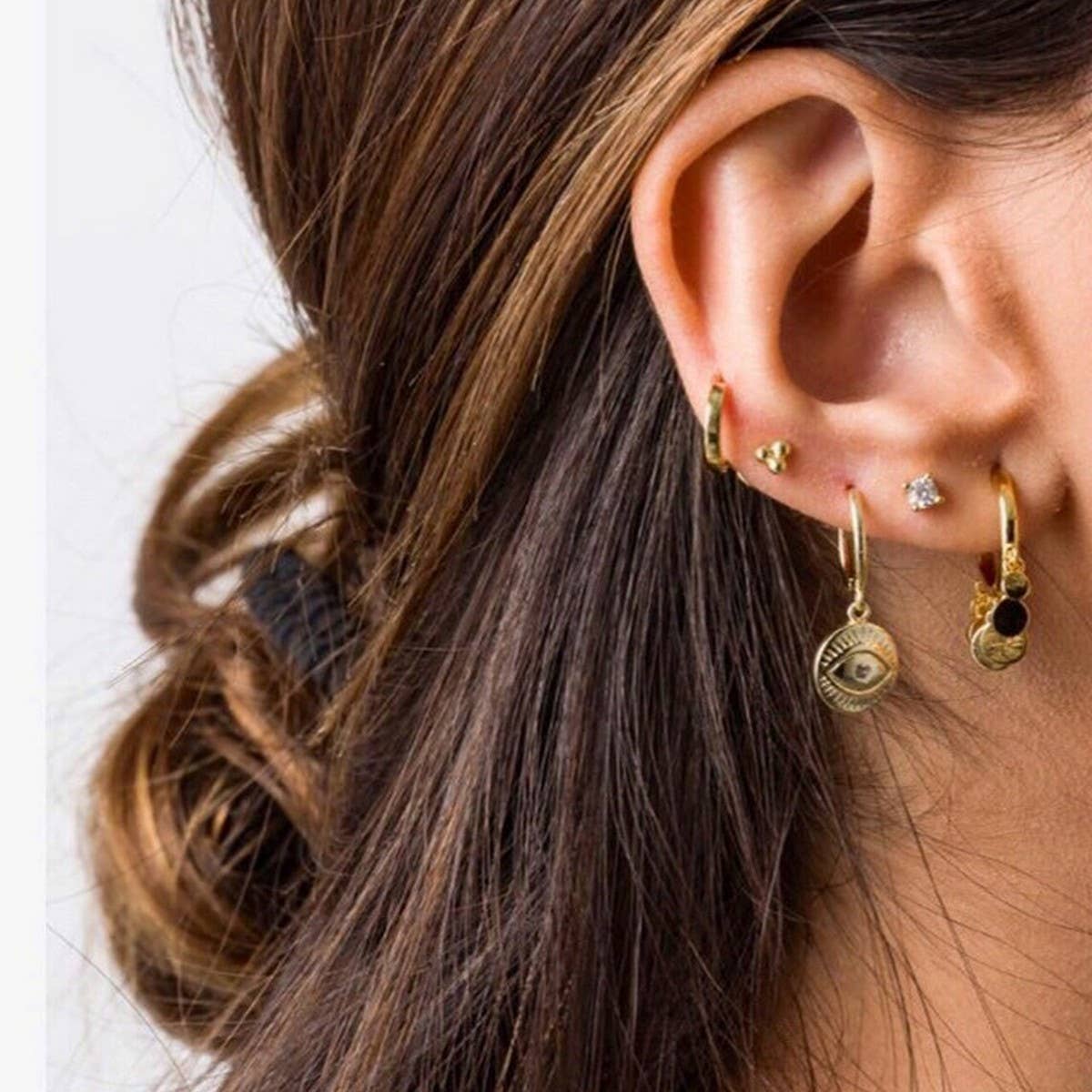 DEVILS EYE TOTEM ROUND ART EARRINGS_CWAJE1775