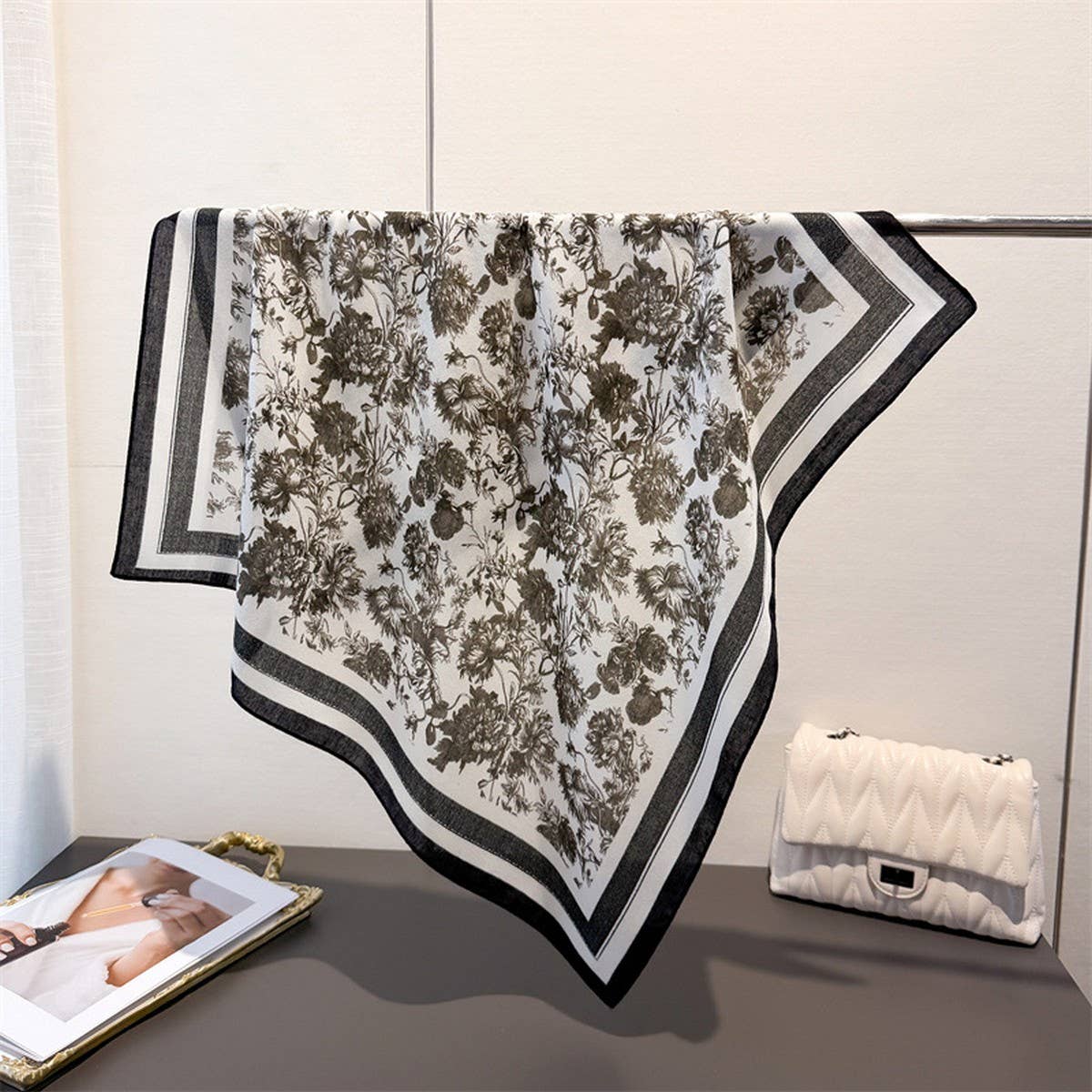 Geometric Herringbone Cotton-Linen Square Scarf_Cwasc03444