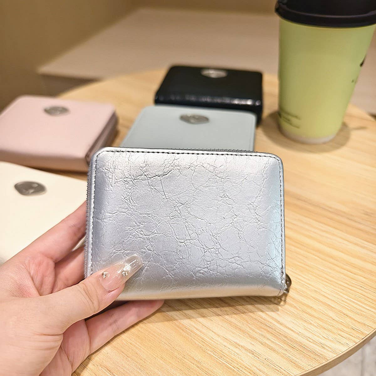 Minimalist Crackle Bifold Wallet With Zipper_Cwab06218