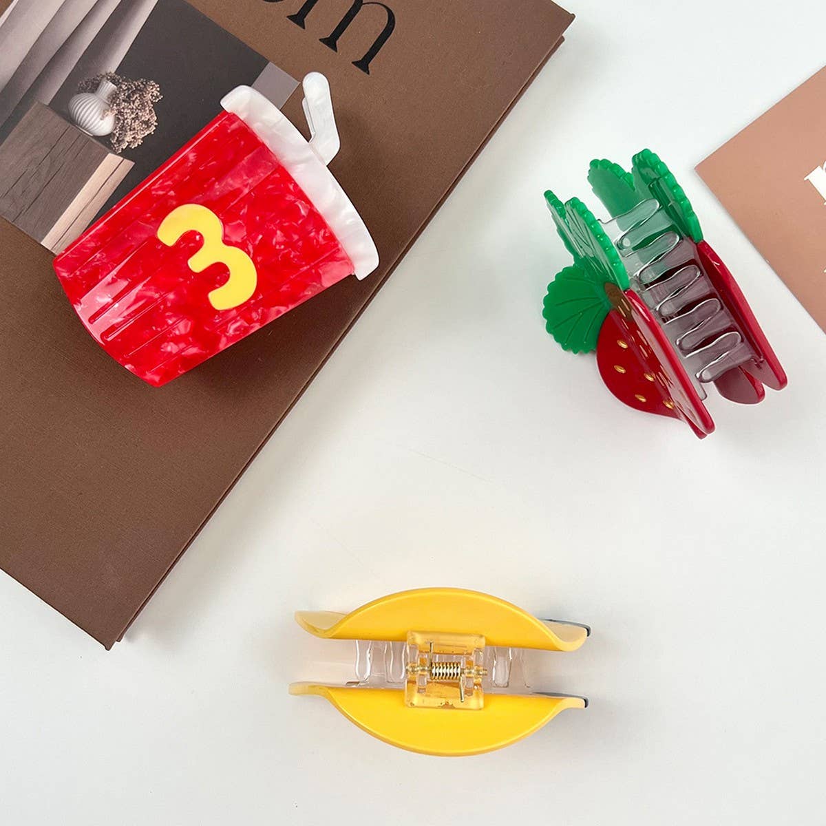 CREAMY STRAWBERRY ACETATE CLAW SWEET HAIR CLIP_CWAHA5899