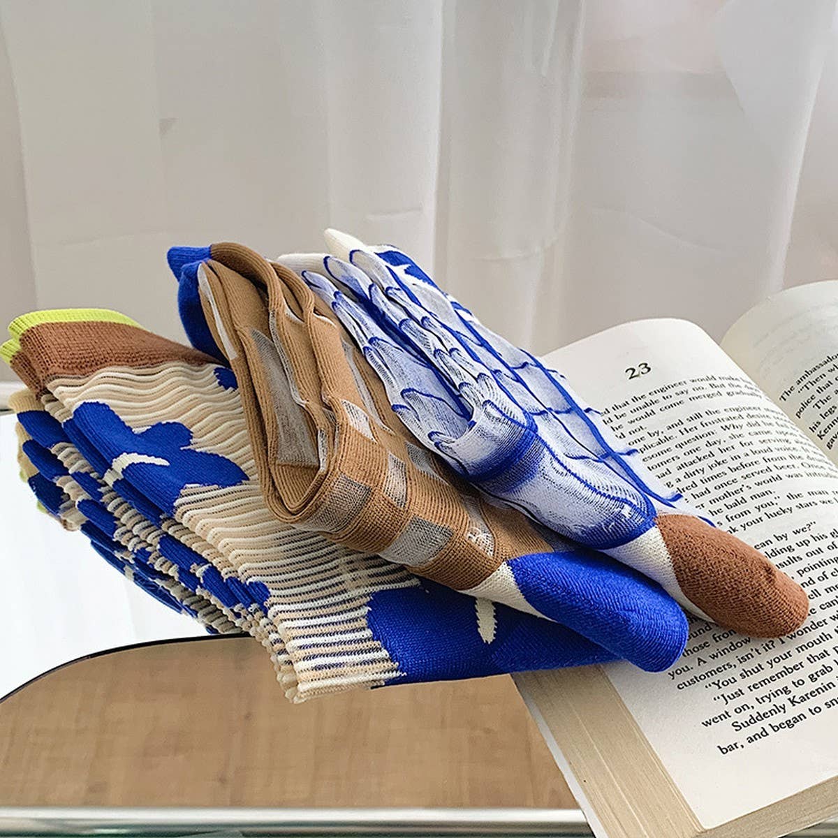 FLORAL KLEIN BLUE STRIPED GLASS STOCKINGS_CWMS0524