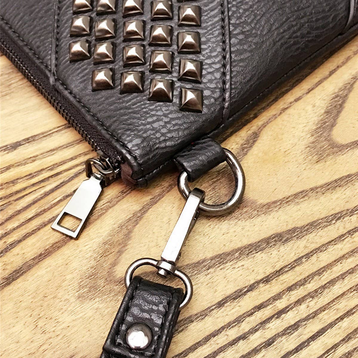 RIVET DECORATION LARGE CAPACITY HANDBAG_CWAB1376