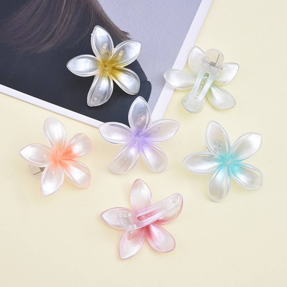 PEARL FLOWER SIDE CLIP VERSATILE HAIR ACCESSORY_CWMM5000