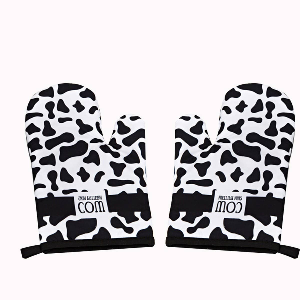 A PAIR OF HEAT RESISTANT BAKING GLOVES_CWMM1452