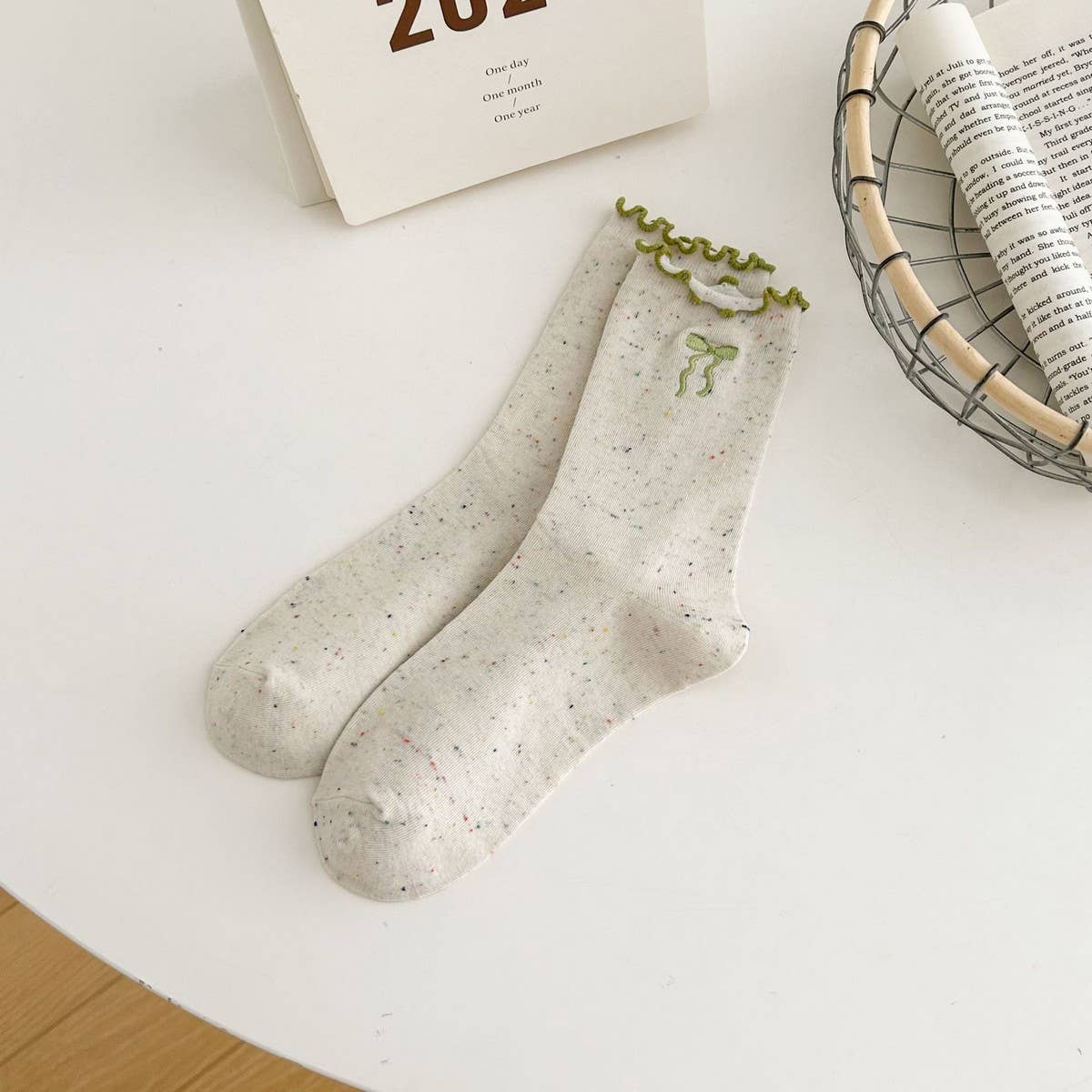 RUFFLE BOWS EMBROIDERED SOCKS FOR WOMEN_CWMS1349