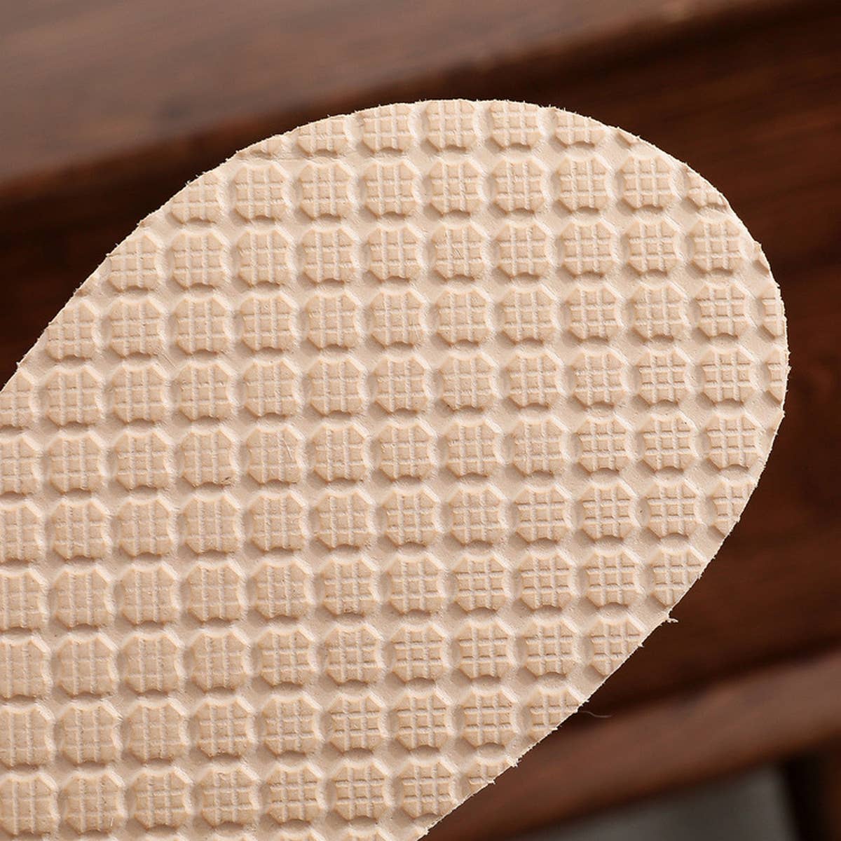 CASUAL EMBOSSED FLAT HEEL THONG SANDALS_CWSHS0719